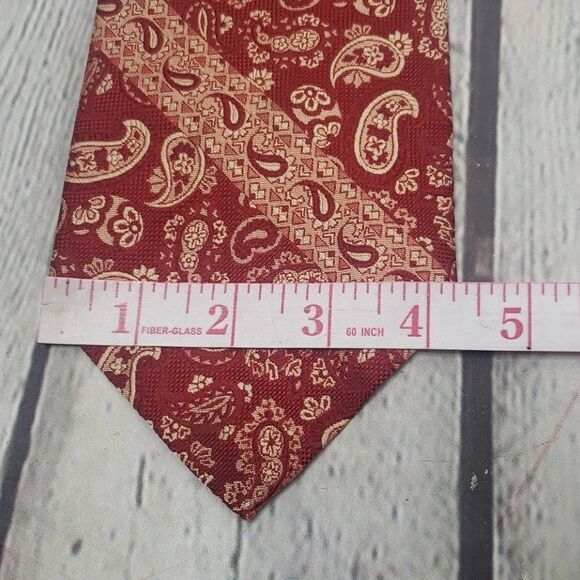 Vintage 70's Red Handkerchief Retro Tie - Picture 6 of 8